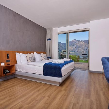 Hotel Castello Lake Front Malcesine Bagian luar foto