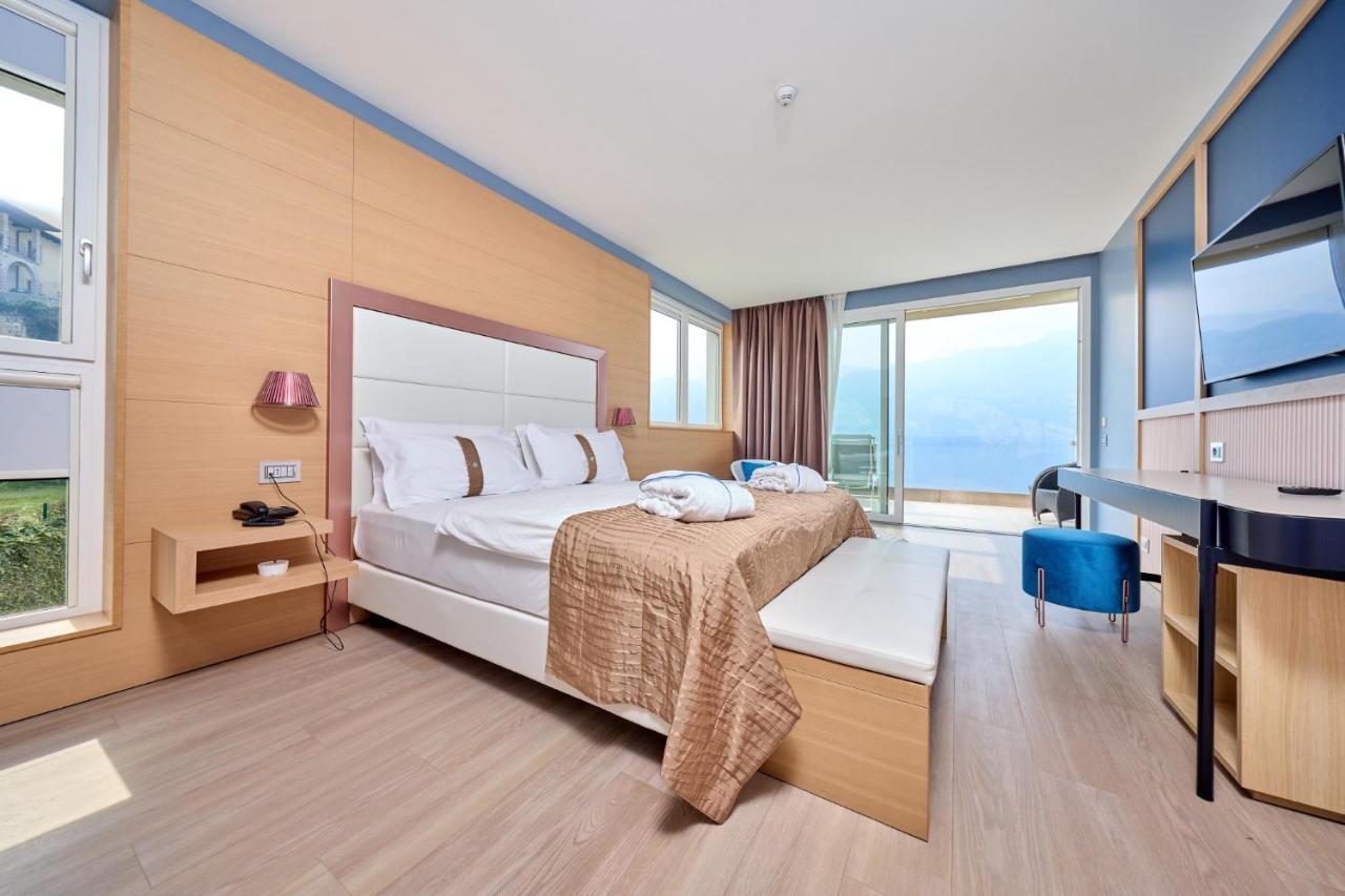 Hotel Castello Lake Front Malcesine Bagian luar foto