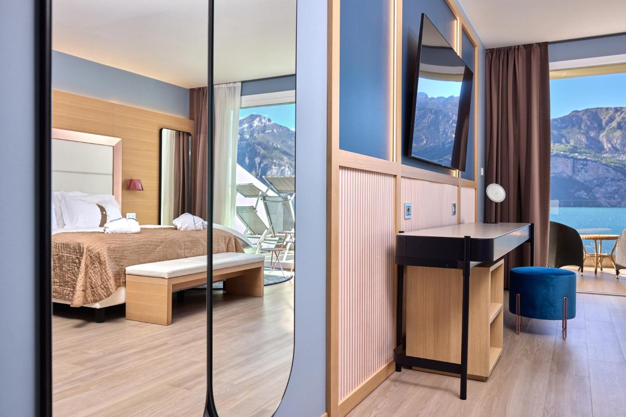 Hotel Castello Lake Front Malcesine Bagian luar foto