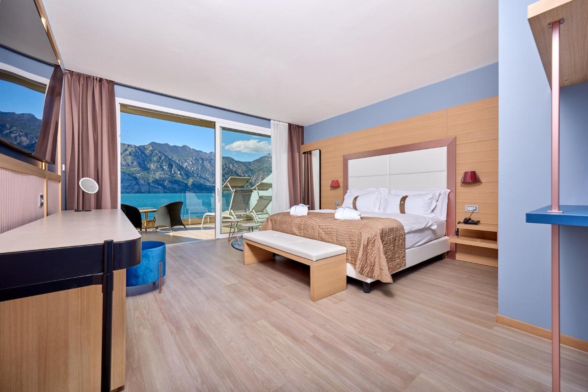 Hotel Castello Lake Front Malcesine Bagian luar foto