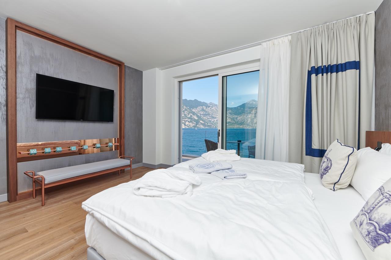 Hotel Castello Lake Front Malcesine Bagian luar foto