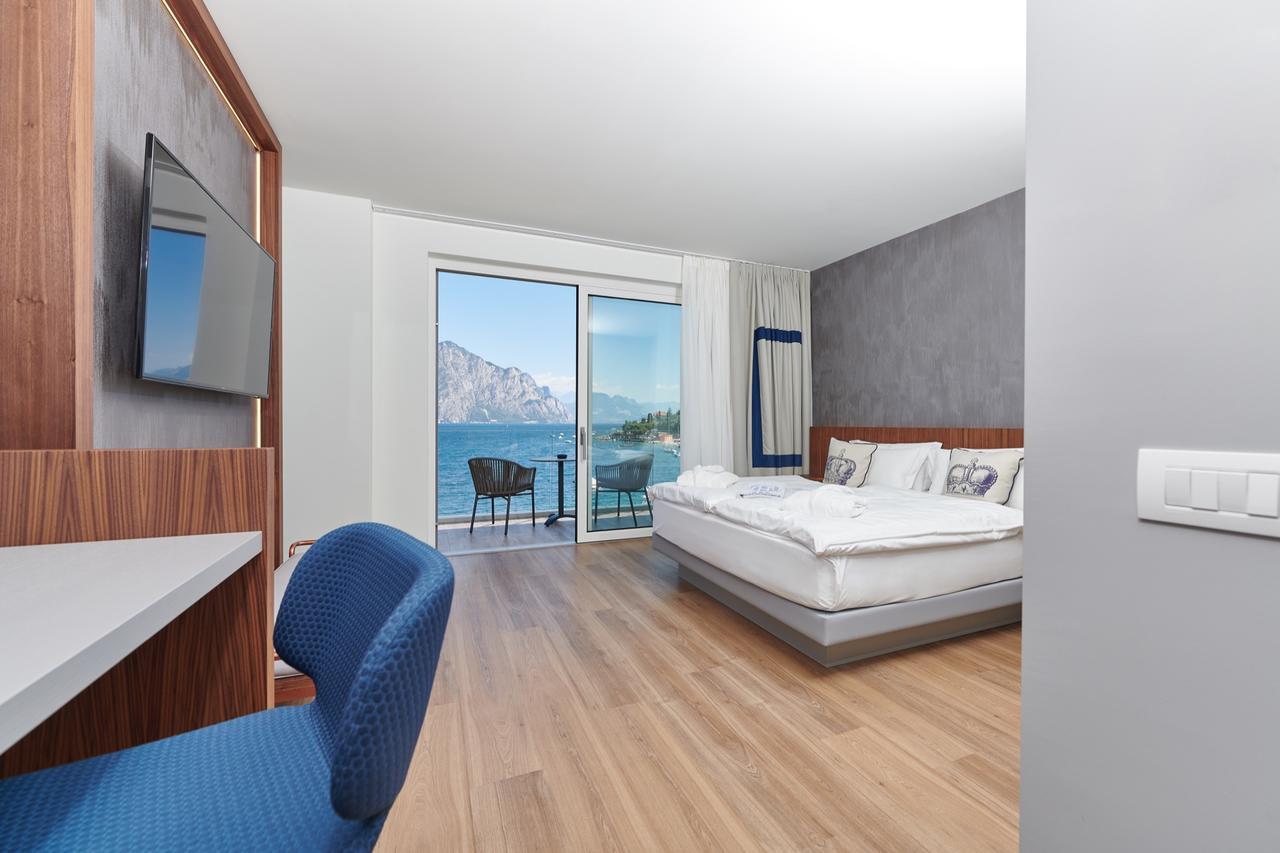 Hotel Castello Lake Front Malcesine Bagian luar foto