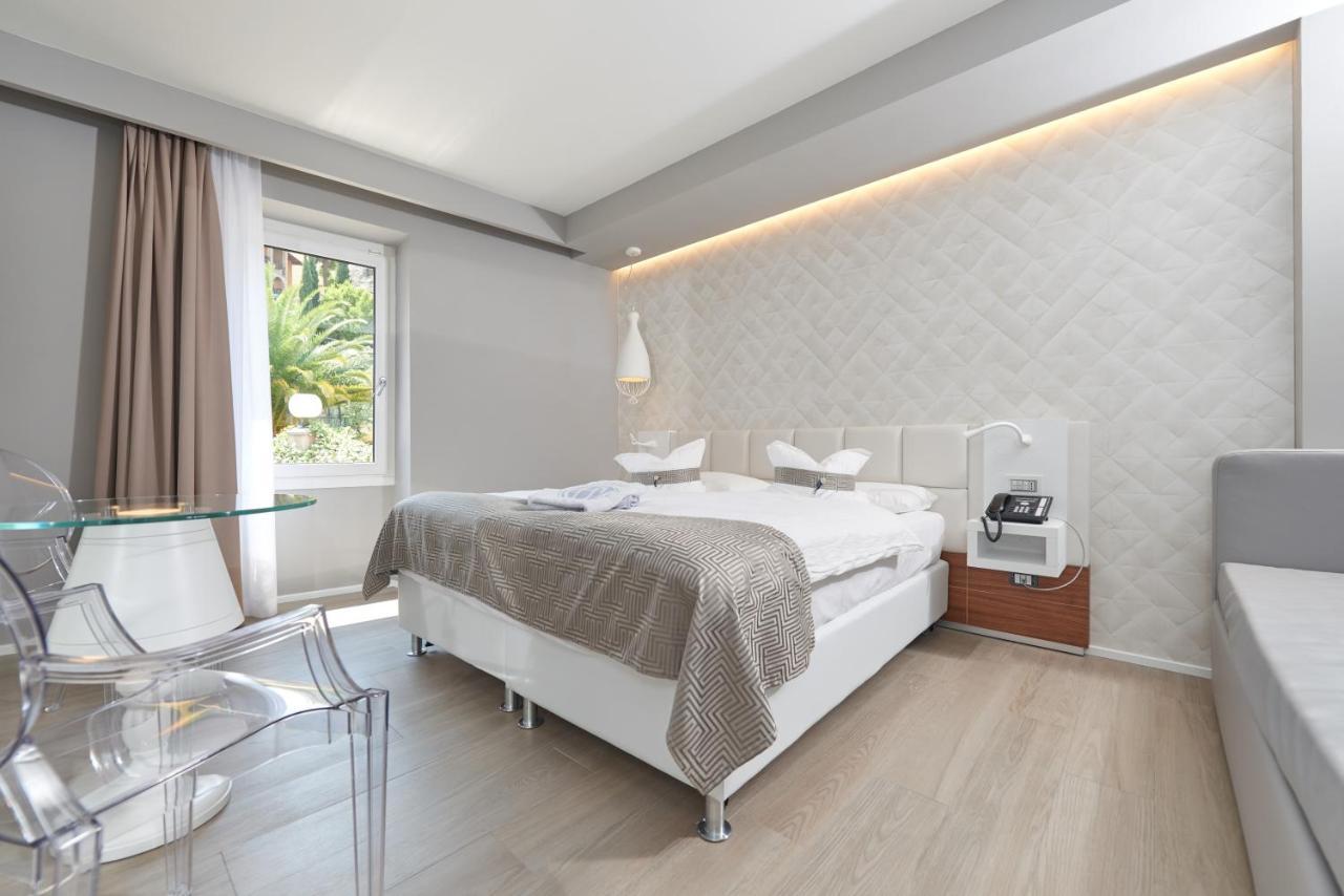 Hotel Castello Lake Front Malcesine Bagian luar foto
